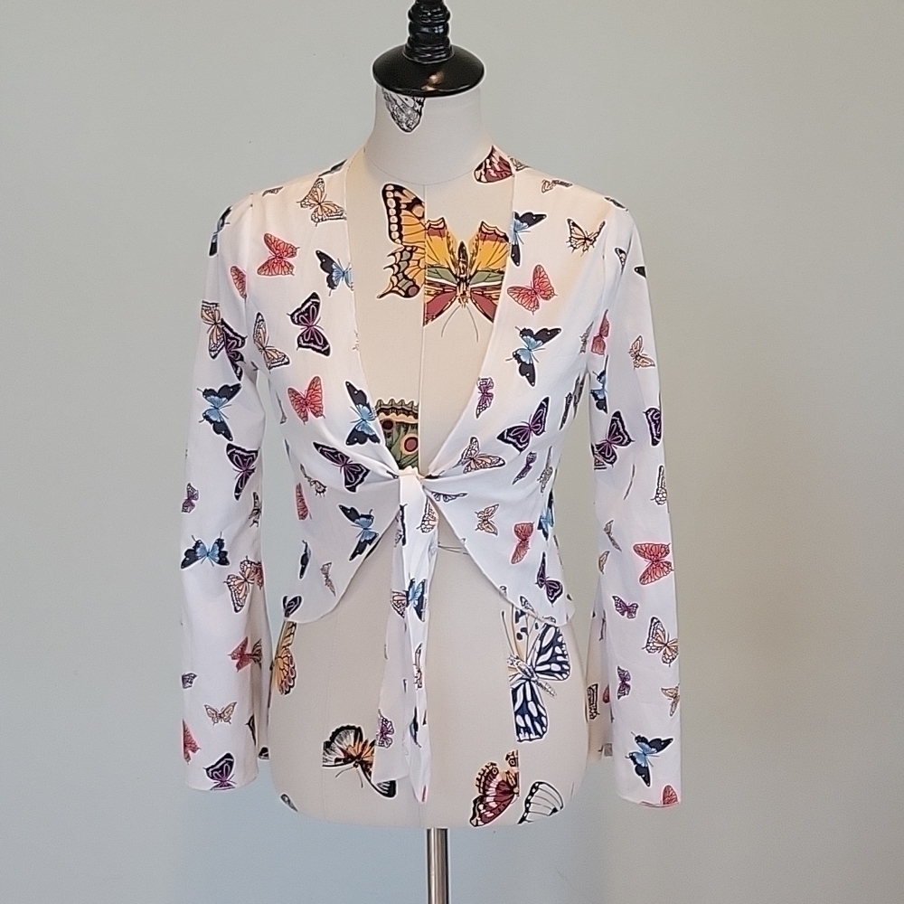 Romwe butterfly tie shrug.  Size is XS or size 2.